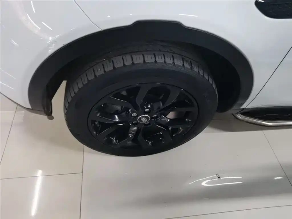 Land Rover Discovery Sport 2017 2.0T Cool Black Limited Edition фото 23