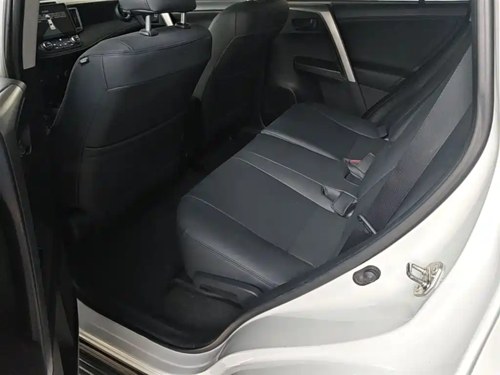 Toyota RAV4 Rongfang 2016 2.0L CVT 2WD Trend (China V) фото 17