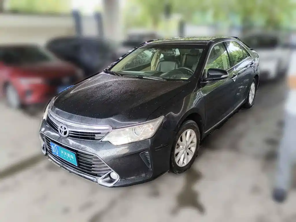 Фото 1 - Toyota Camry