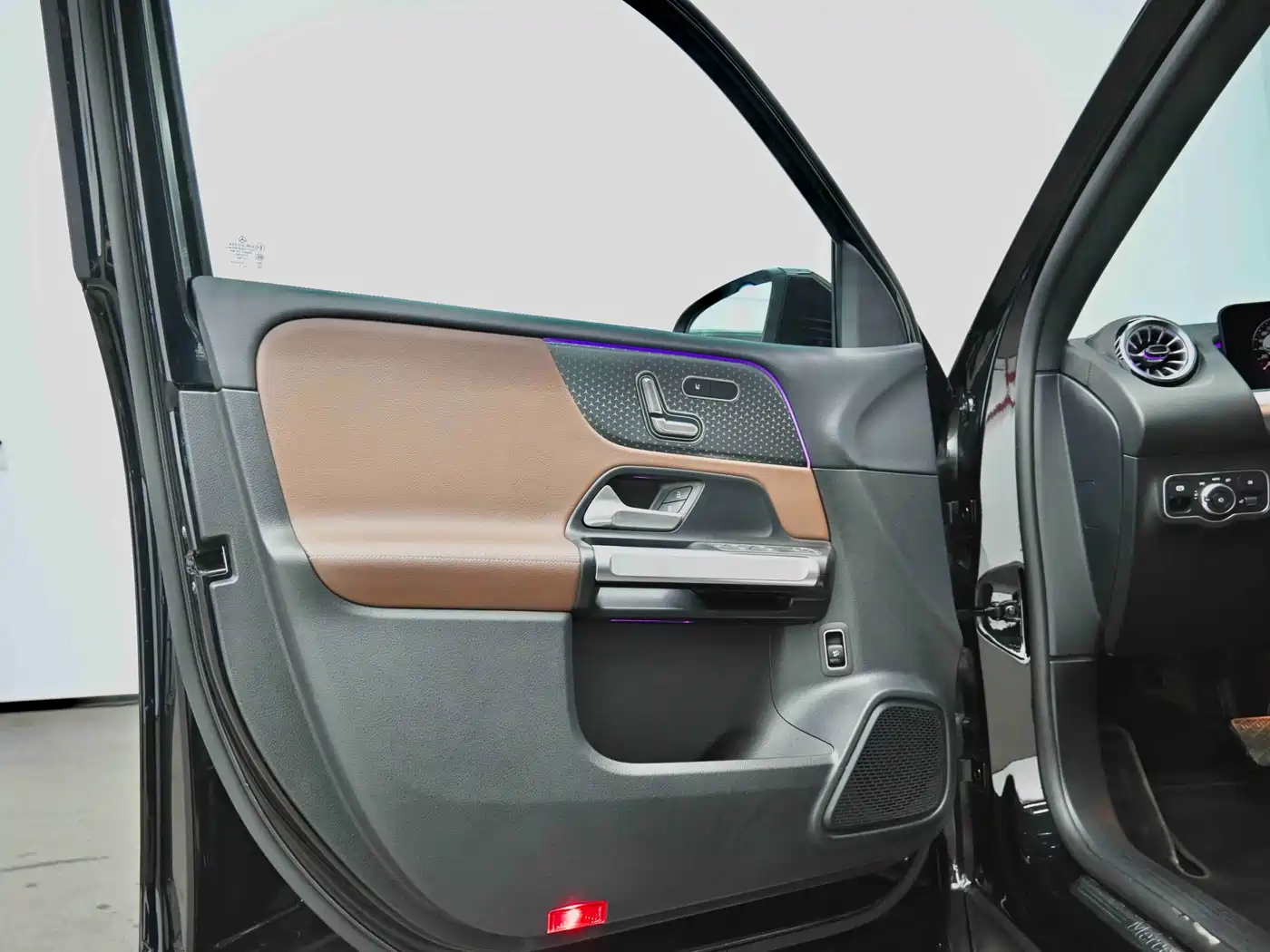 Mercedes-Benz GLB 2024 GLB 220 Fashion фото 22