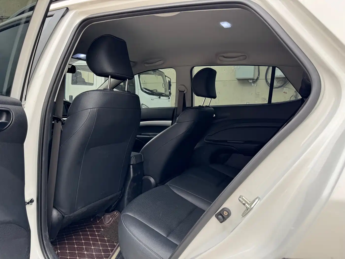 Kia KX1 2021 1.4L Automatic Fun Edition фото 5