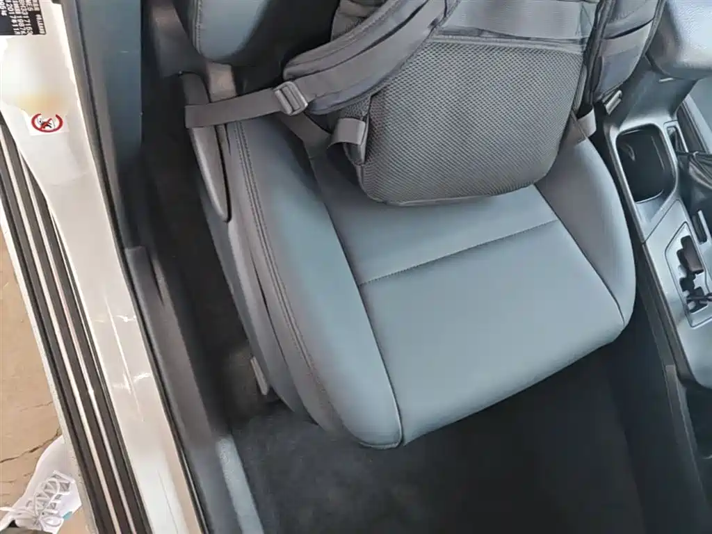 Toyota RAV4 Rongfang 2016 2.0L CVT 2WD Trend (China V) фото 25