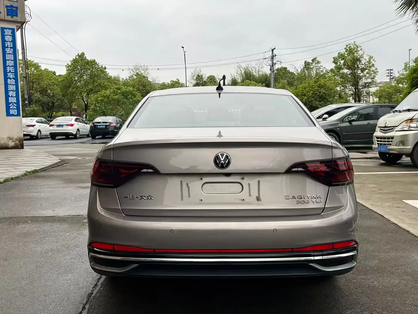 Volkswagen Sagitar 2023 300TSI DSG Surpassing Edition фото 7