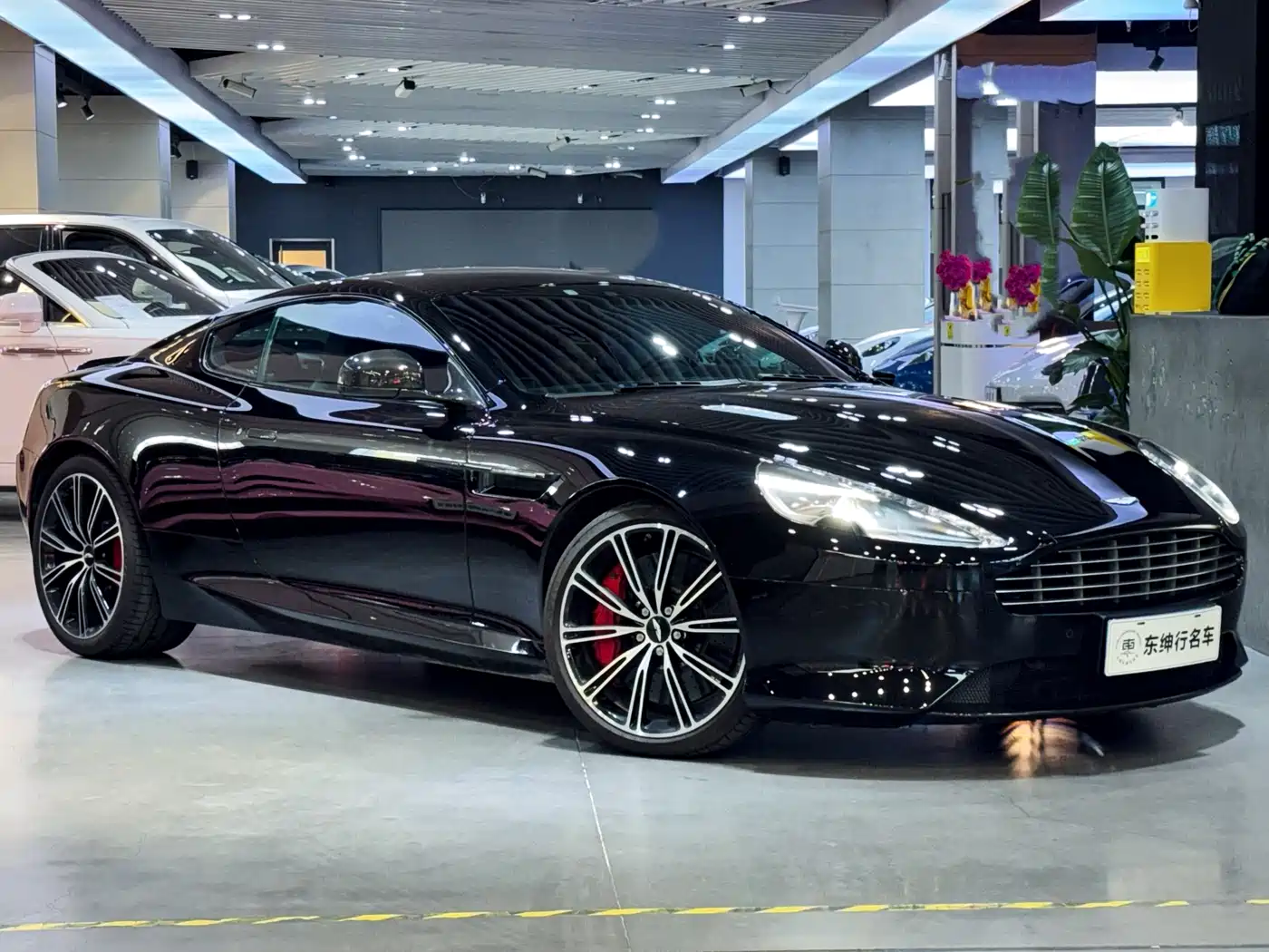 Aston Martin DB9 2014 6.0L Carbon Black Coupe фото 3