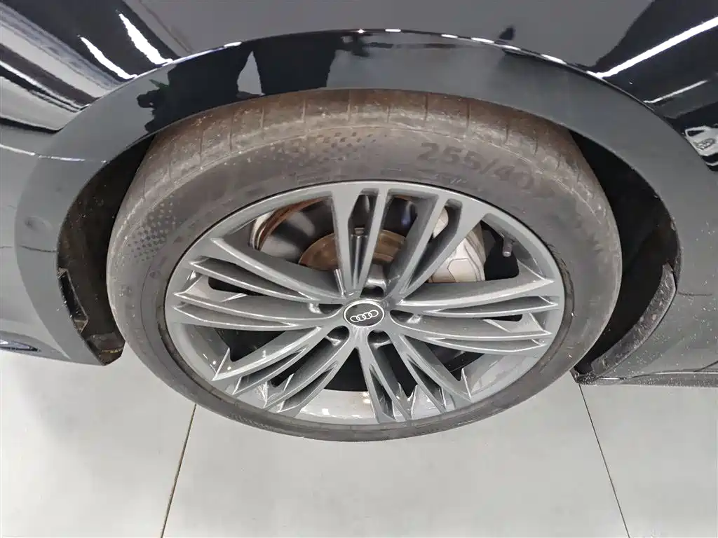Audi A7 2023 Model 45 TFSI Premium Selection Edition фото 25