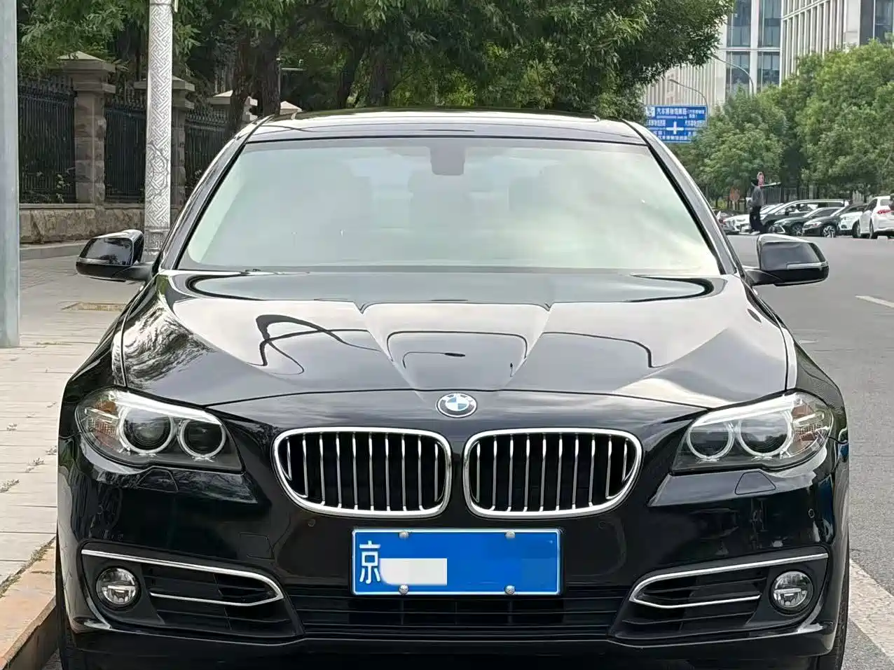 BMW 5 Series 2017 520Li Classic Edition фото 2