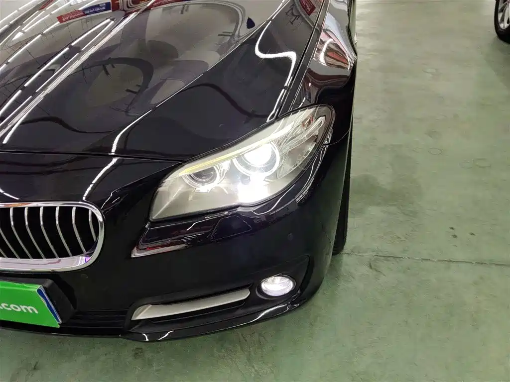 BMW 5 Series 2017 520Li Classic Edition фото 18