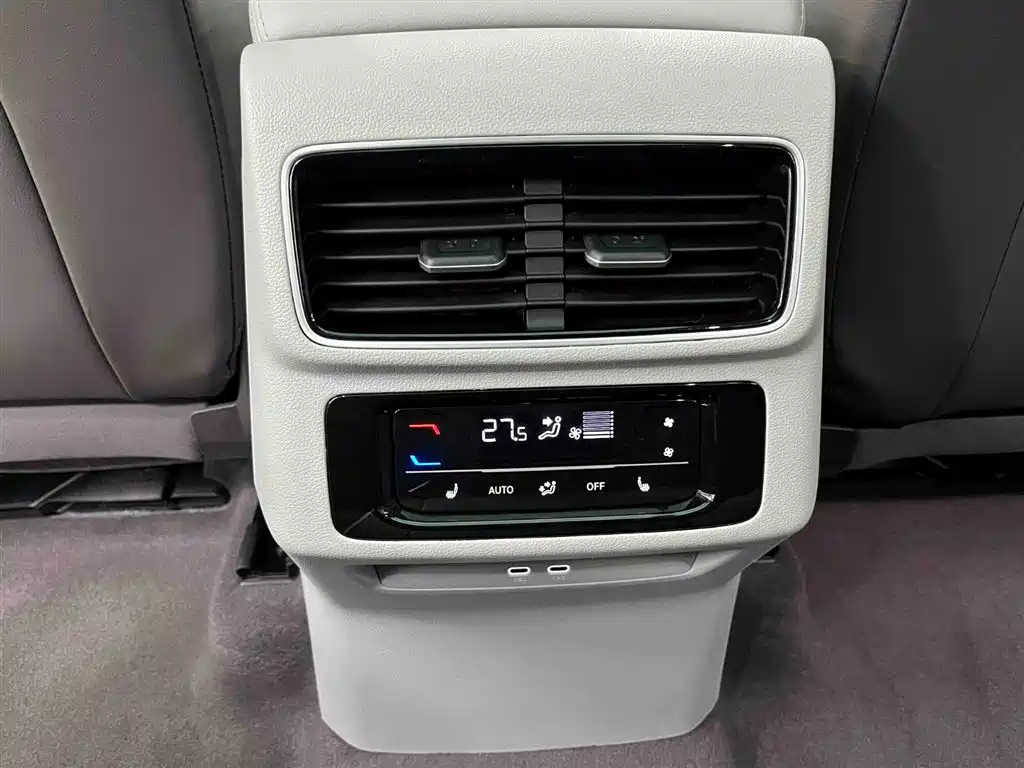 Volkswagen Talagon 2023 380TSI 4WD R-Line Celebration Edition фото 15