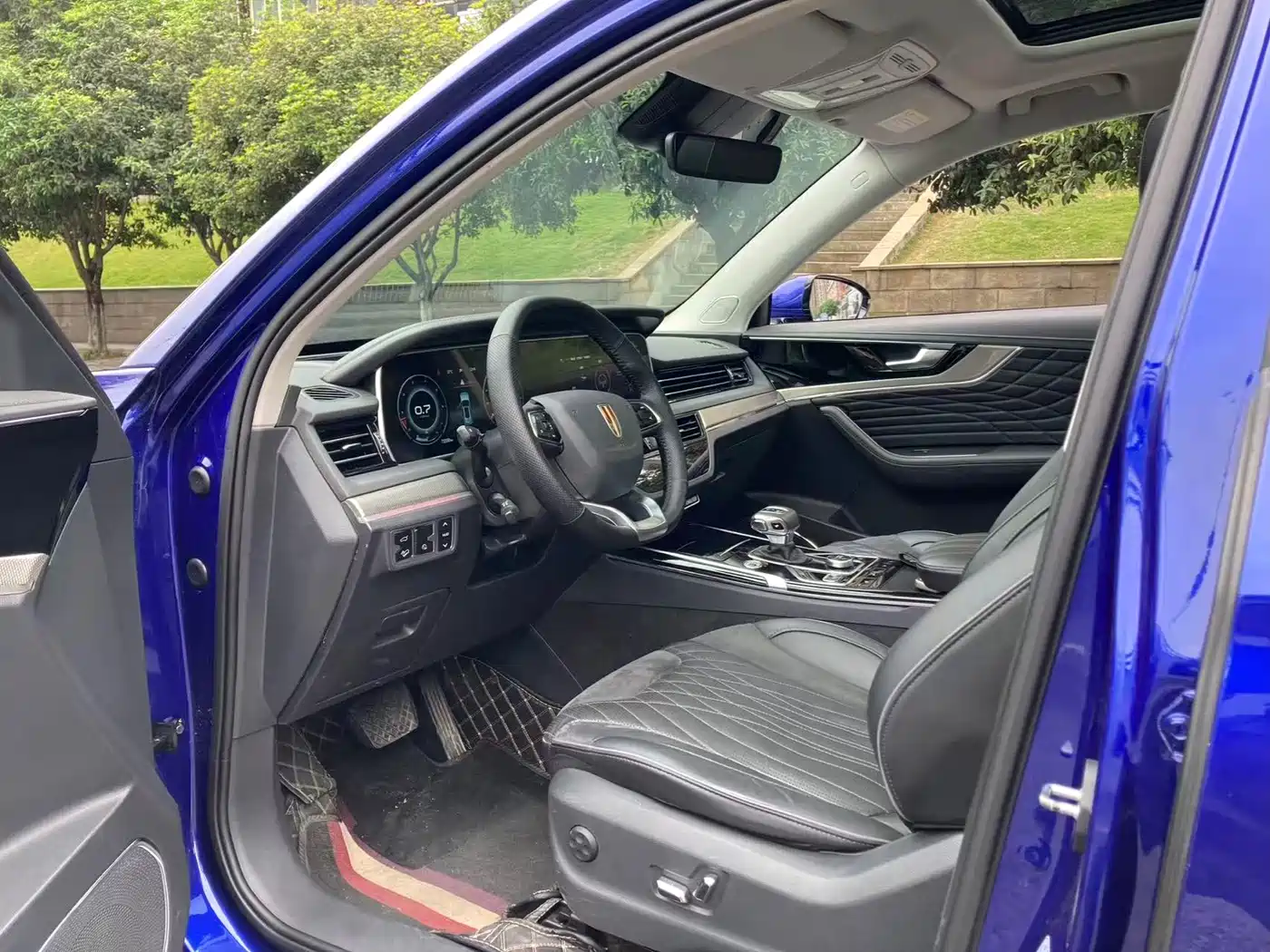 Hongqi HS5 2022 Facelift 2.0T Smart Flag Enjoyment Edition фото 4