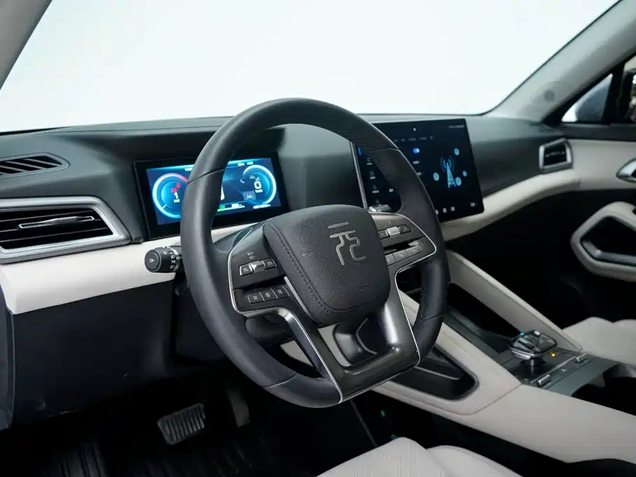 صورة 15 - BYD Yuan UP