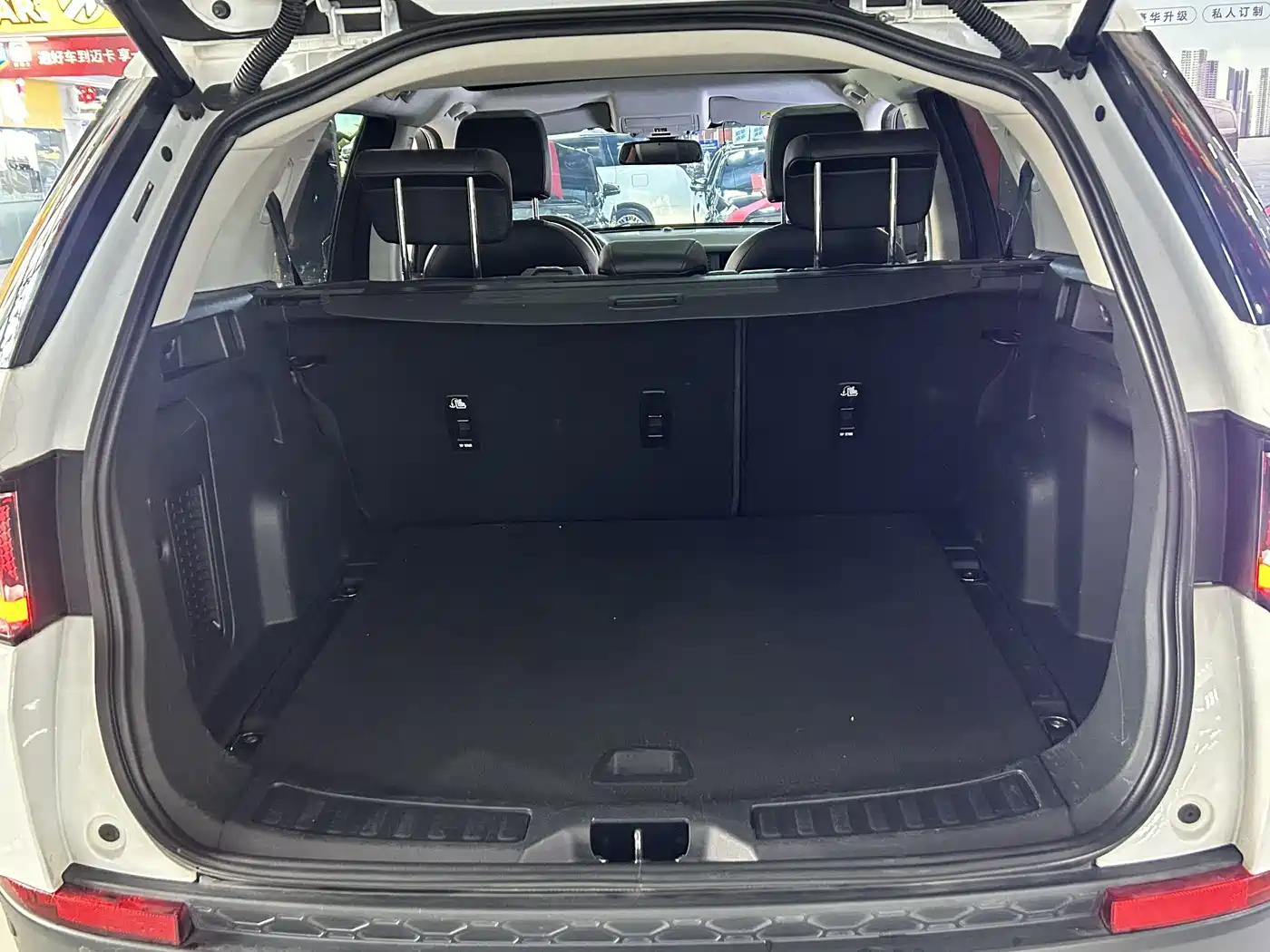 Land Rover Discovery Sport 2019 240PS SE Edition China V фото 14