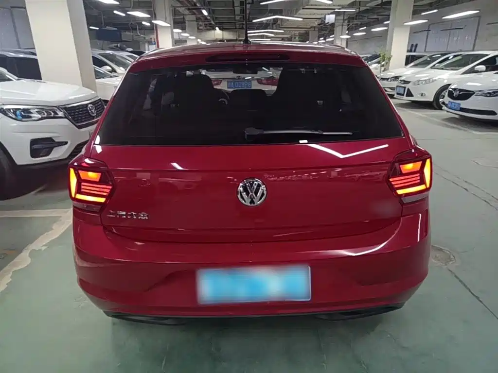 Volkswagen Polo 2019 Plus 1.5L Automatic Panorama Enjoyment Edition фото 6