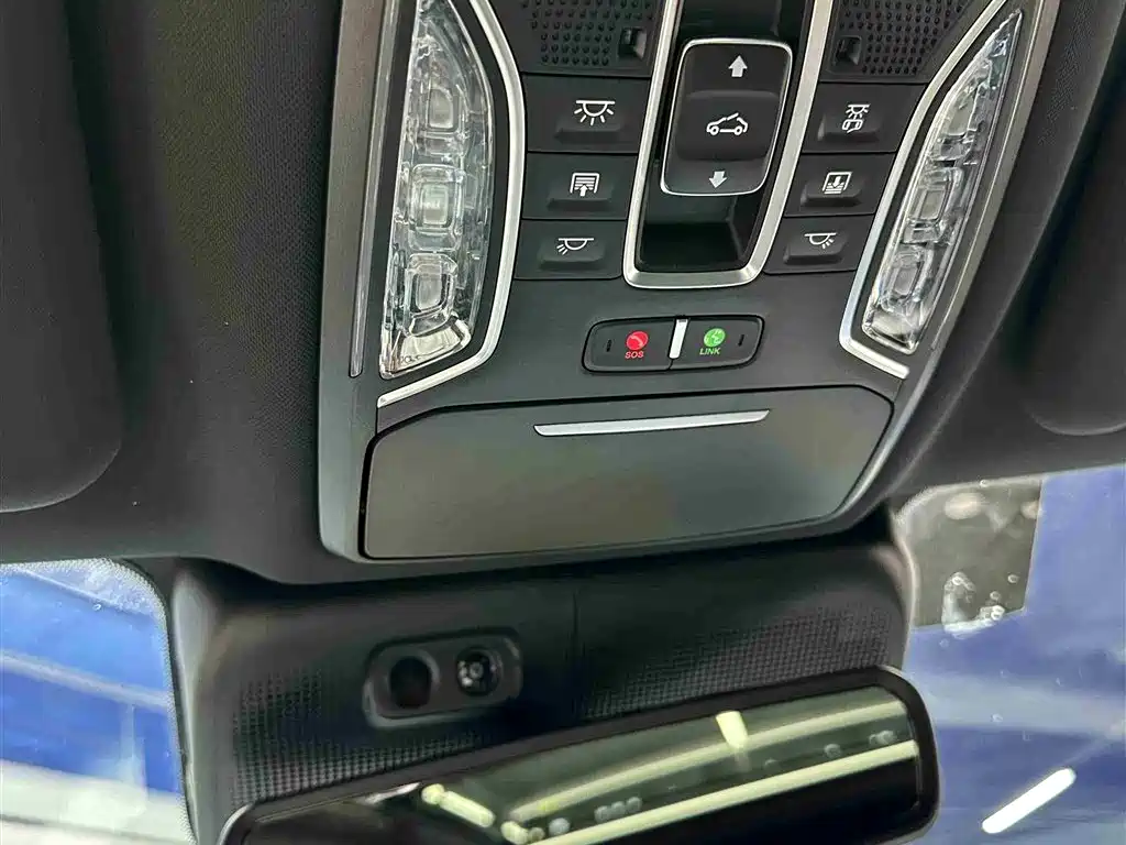 GAC Trumpchi Trumpchi GS8 2022 Dual Engine Series 2.0TM 4WD Premium Edition (6-Seater) фото 17