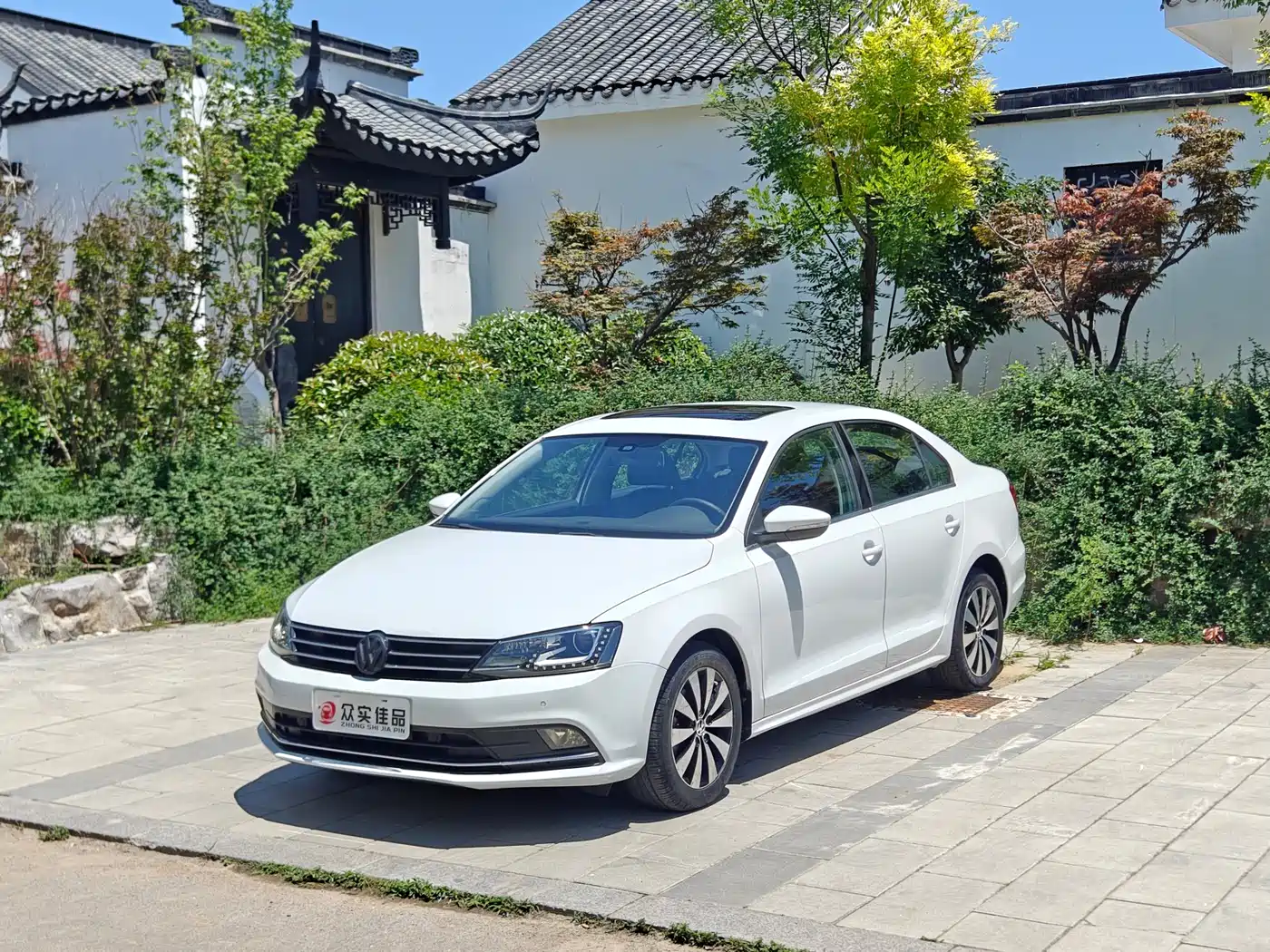Volkswagen Sagitar 2015 230TSI Automatic Luxury