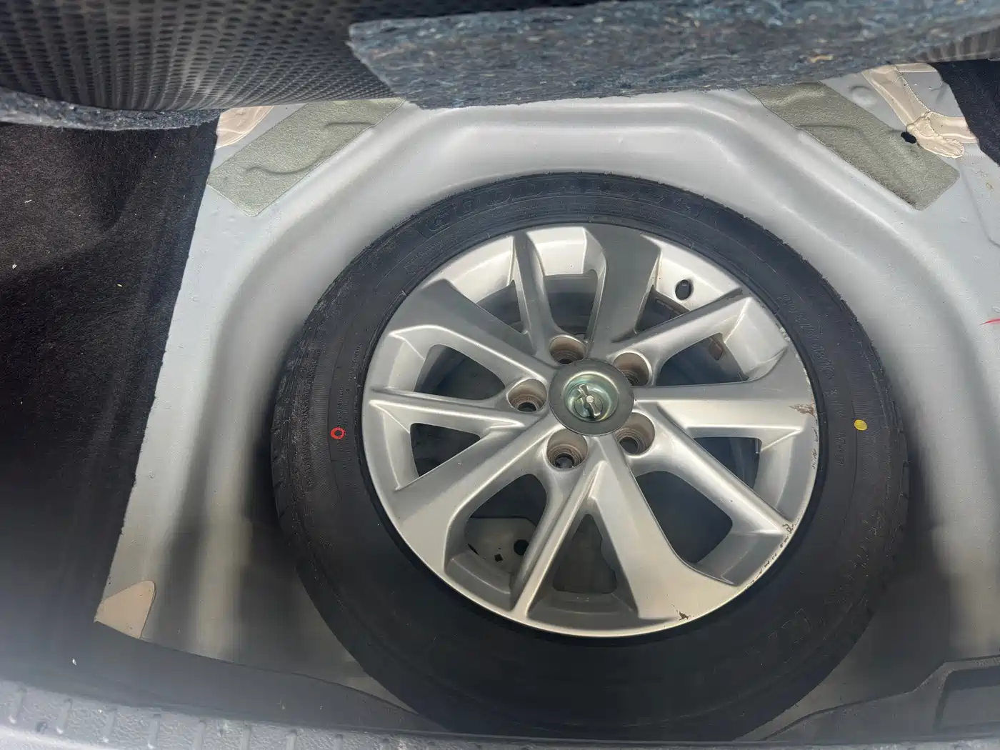Toyota Corolla 2014 1.8L CVT GLX-i фото 7