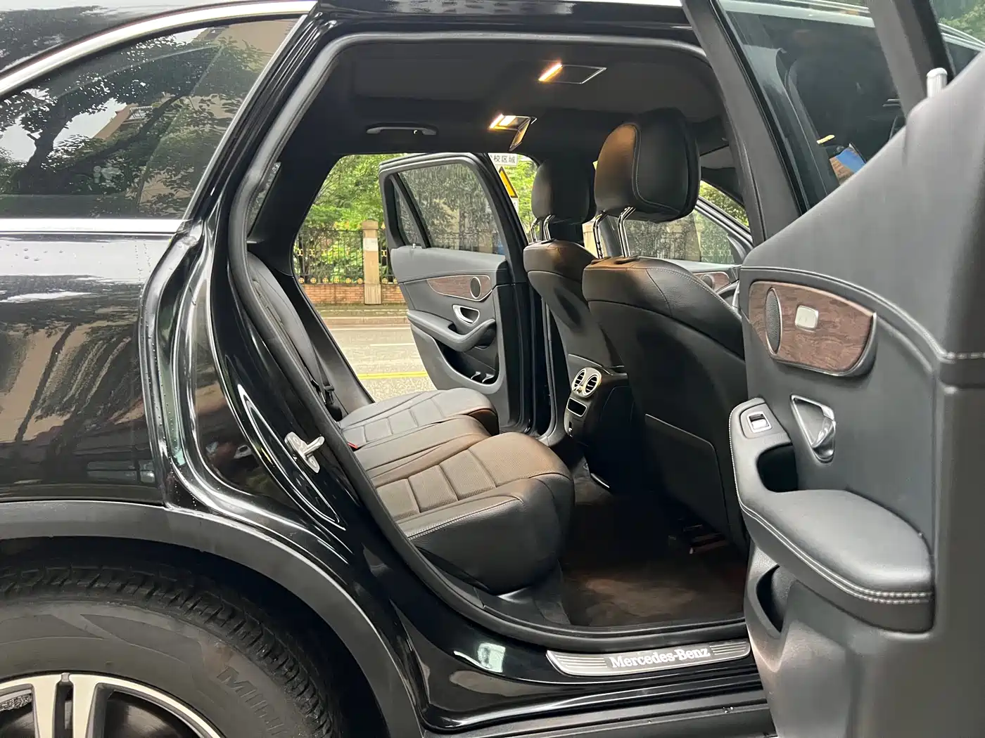 Mercedes-Benz GLC 2022 Facelift GLC 260 L 4MATIC Luxury Model фото 17