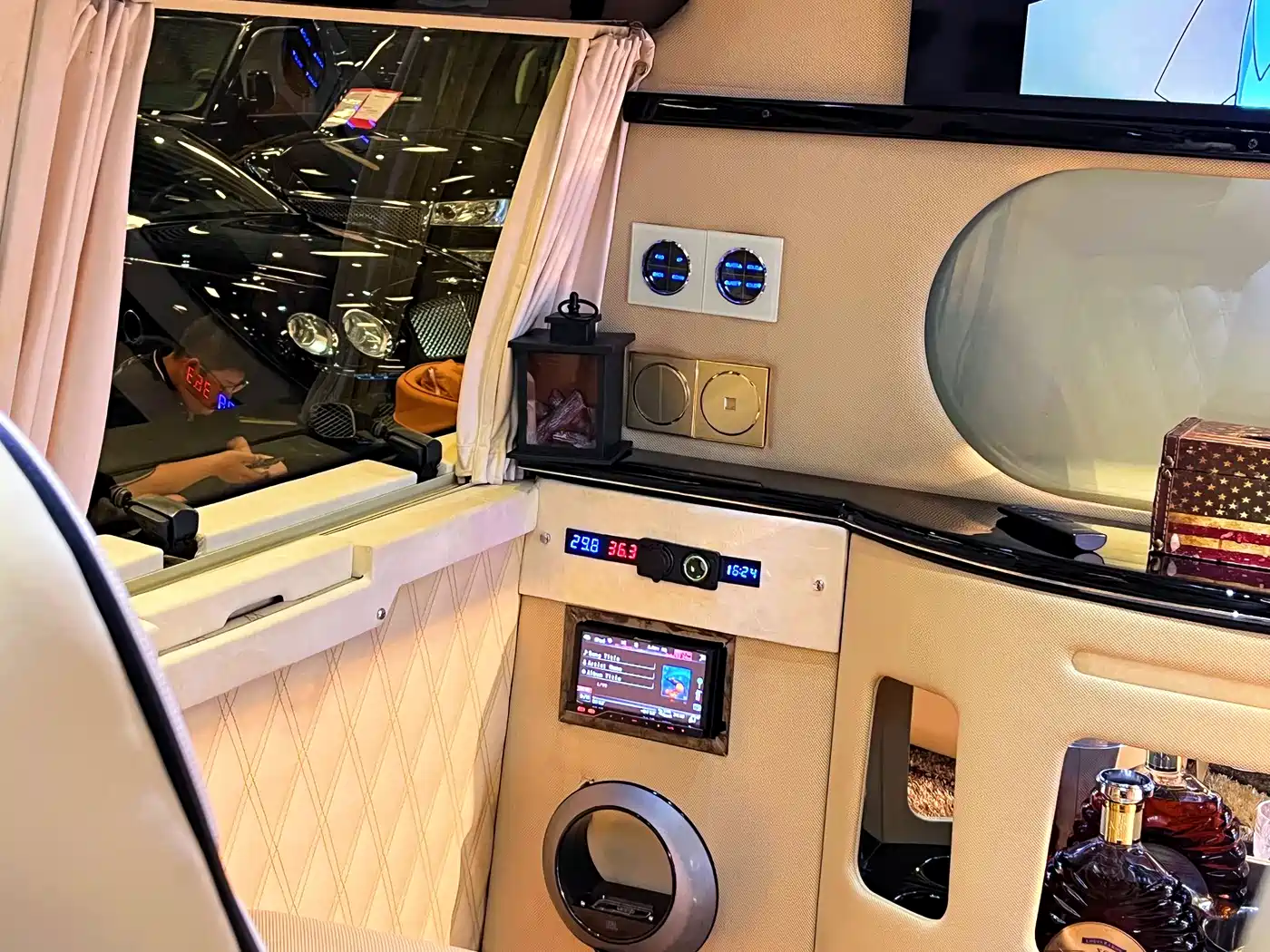 Ford E350 2012 2011 5.4L Standard Yacht Edition