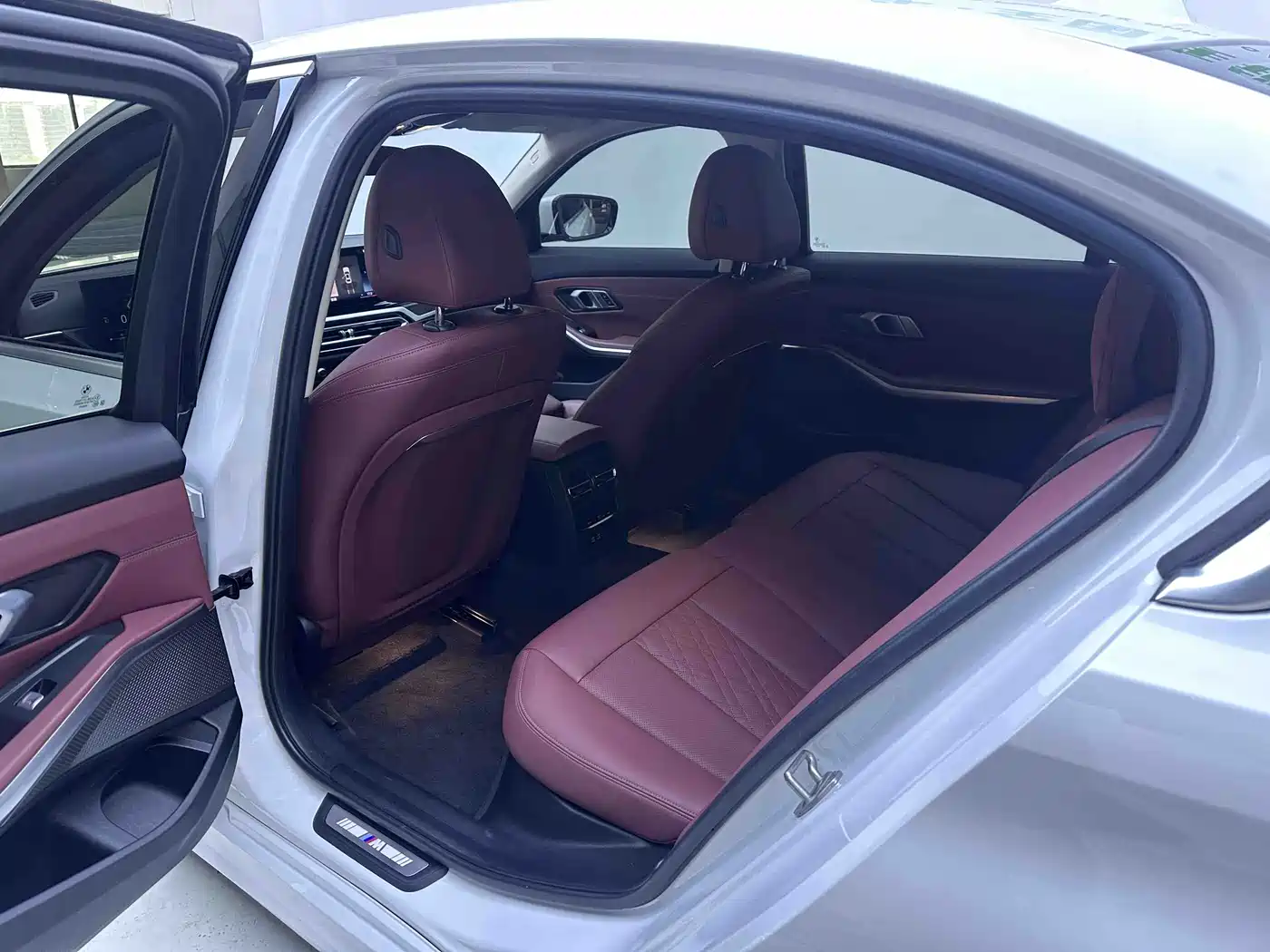 BMW 3 Series 2023 320Li M Sport Package фото 10