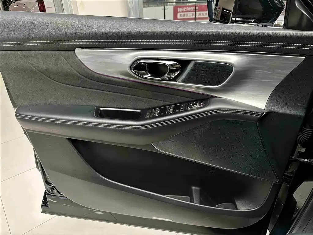 GAC Trumpchi Trumpchi GS8 2022 Dual Engine Series 2.0TM 4WD Premium Edition (6-Seater) фото 27
