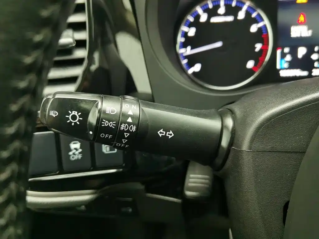 Mitsubishi Outlander (Import) 2015 2014 2.4L 4WD Luxury Value Edition 7-seater