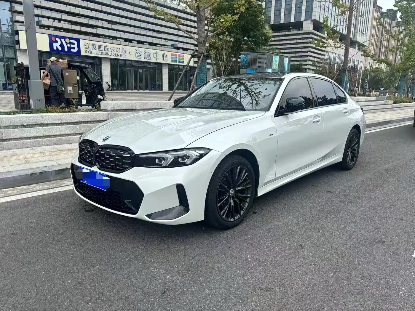 BMW 3 Series 2024 325Li M Sport Shadowline Package