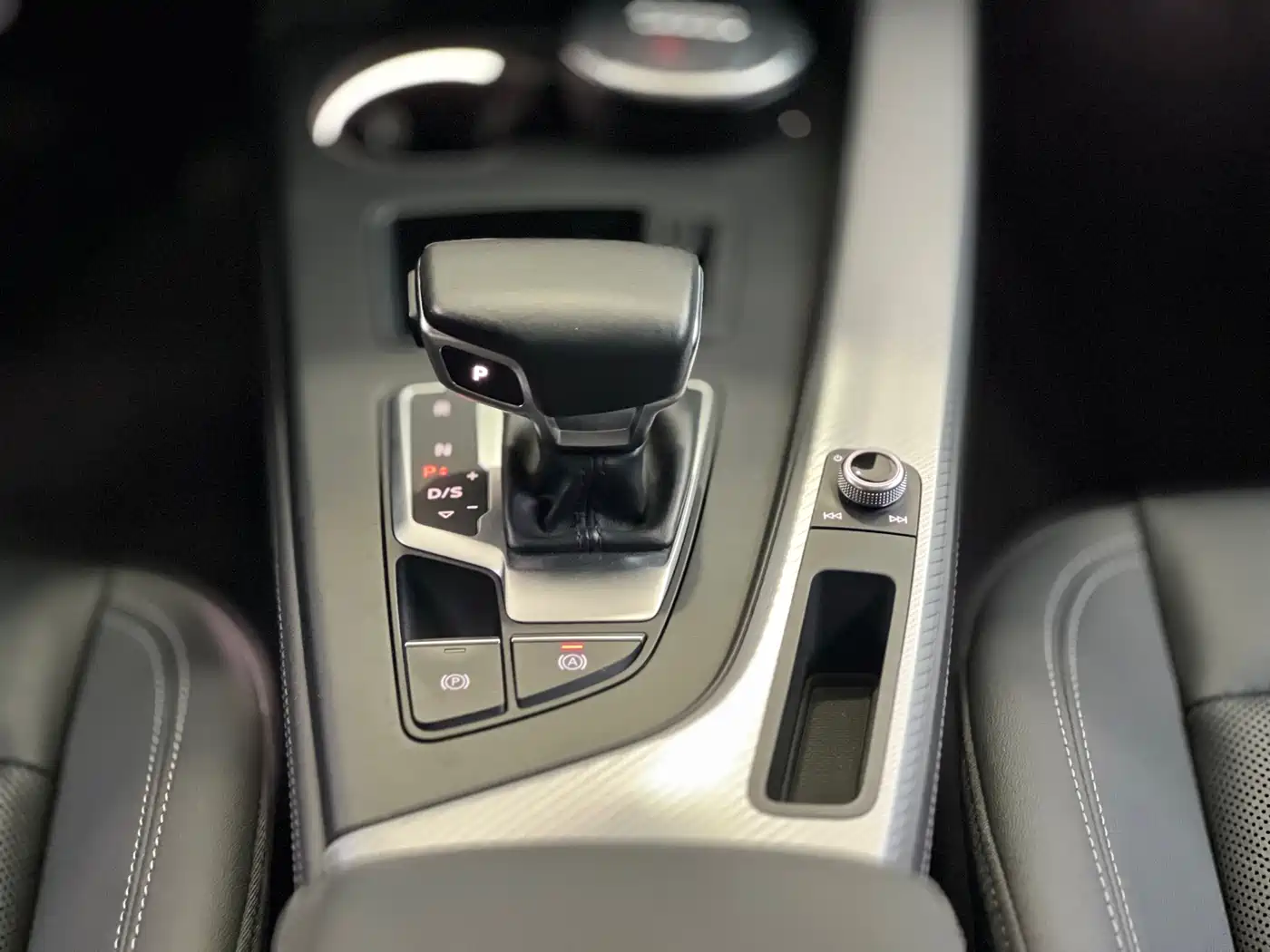 Audi A4L 2020 40 TFSI Fashion Dynamic Edition фото 9