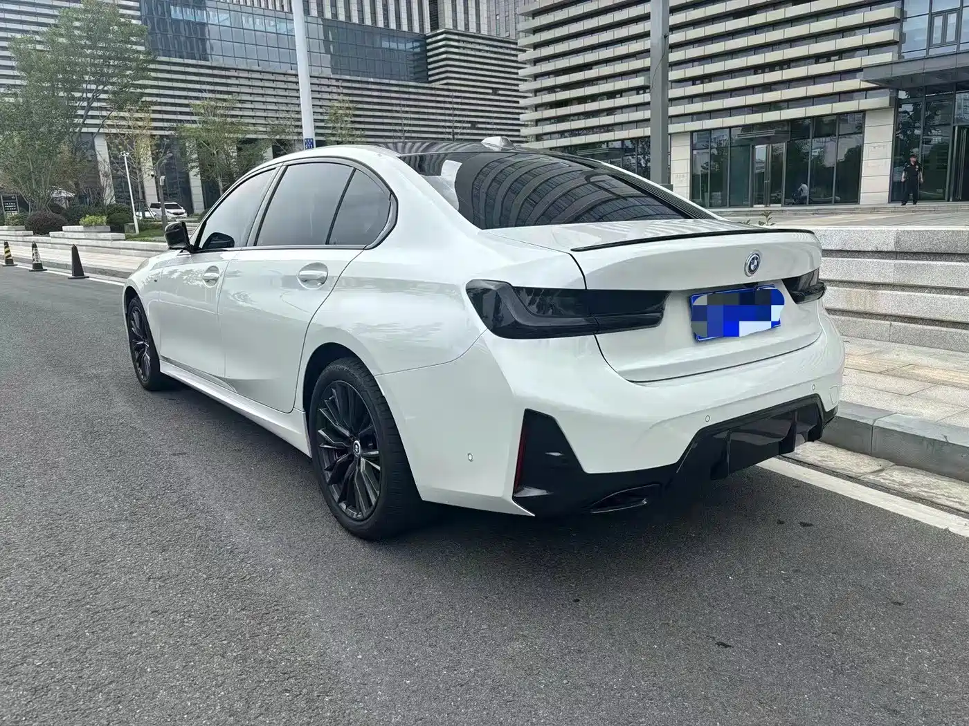 BMW 3 Series 2024 325Li M Sport Shadowline Package фото 5