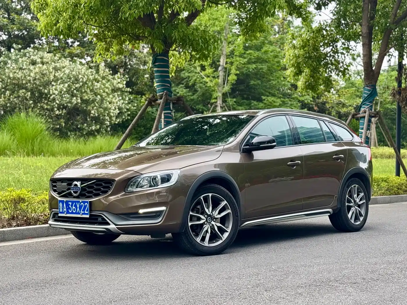 Фото 1 - Volvo V60