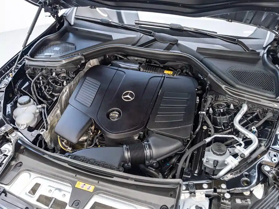 Mercedes-Benz GLC Coupe 2025 GLC 260 4MATIC Coupe SUV фото 9