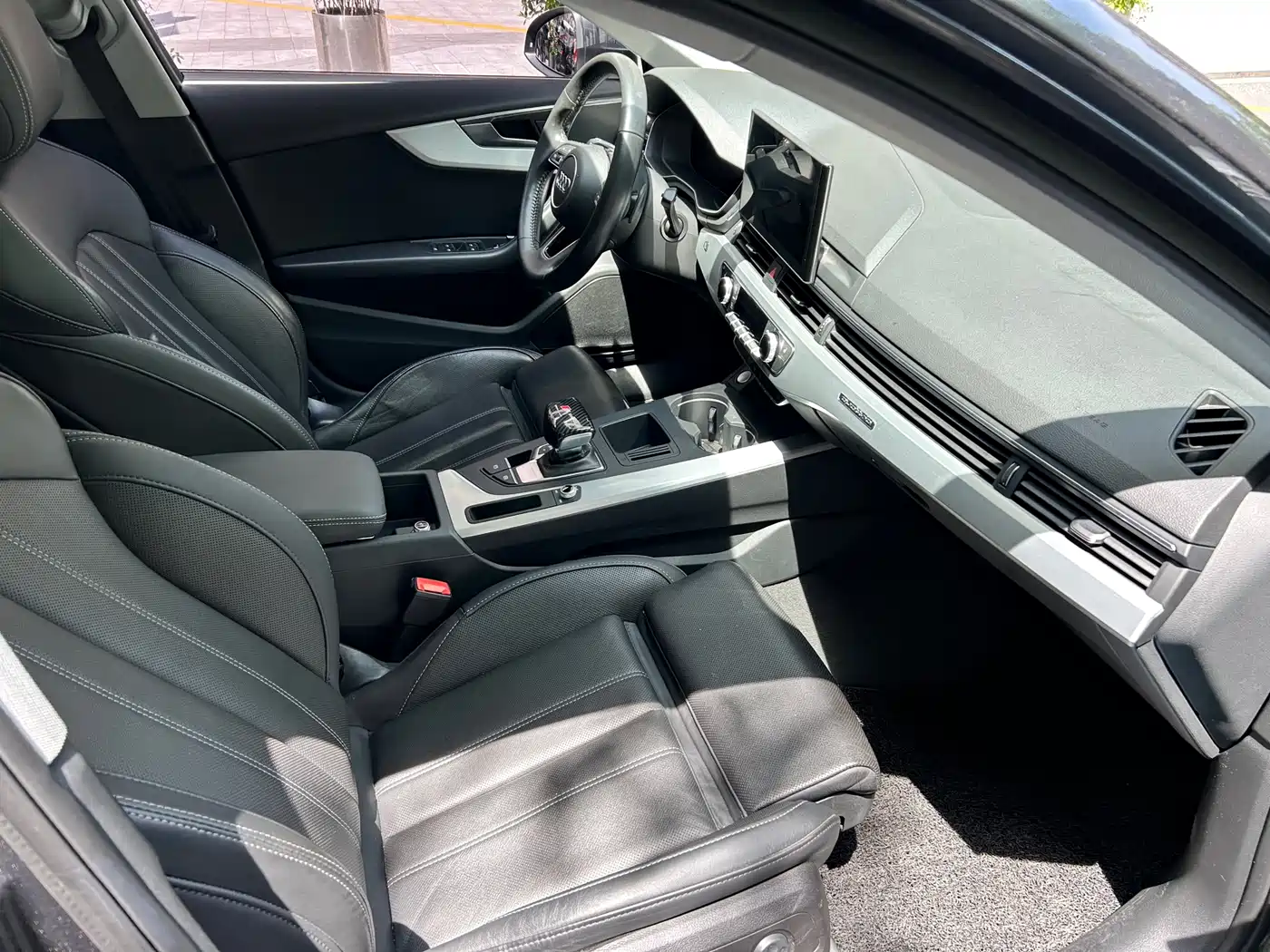 Audi A4L 2020 40 TFSI quattro Luxury Dynamic фото 9