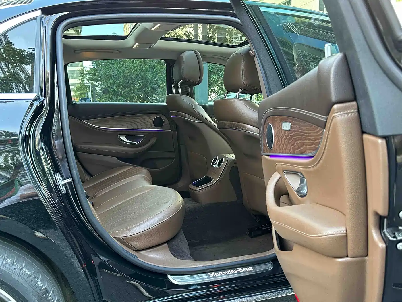 Mercedes-Benz E-Class 2021 E 300 L Fashion фото 6