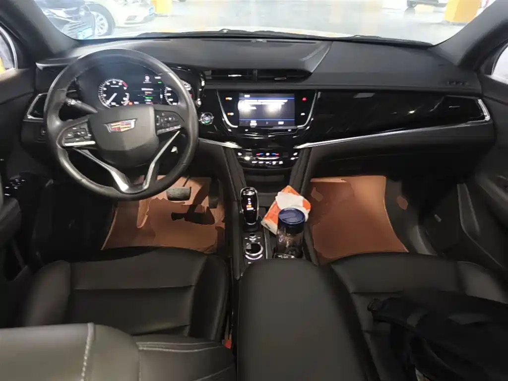 Cadillac XT6 2022 2.0T 7-Seater 2WD Luxury Edition фото 10