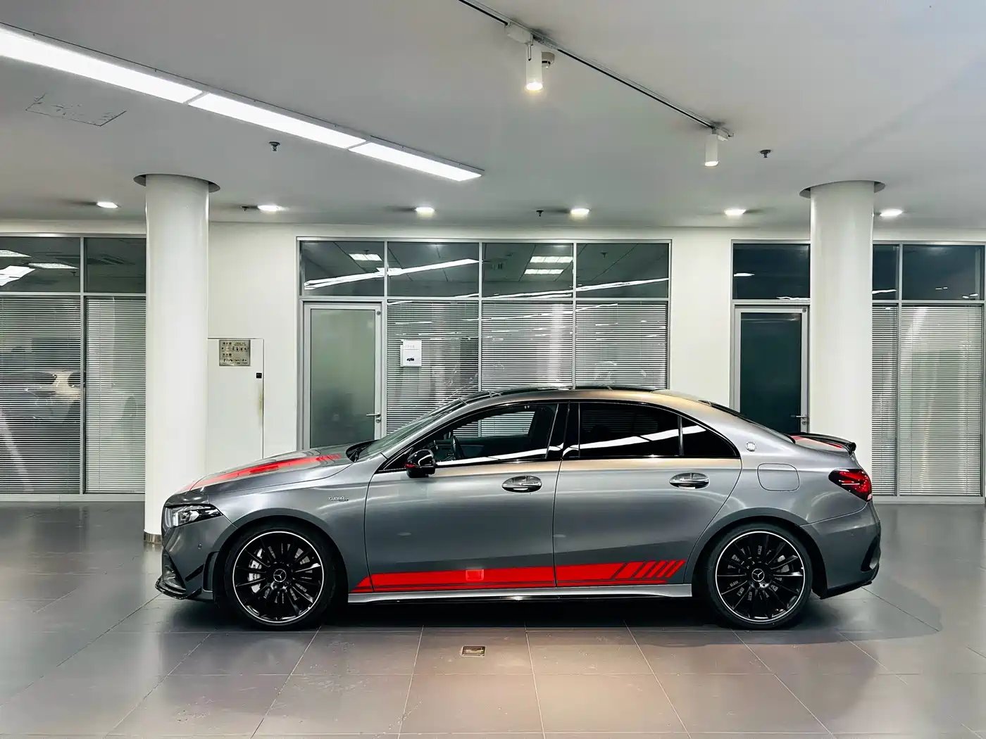 Mercedes-Benz A-Class AMG 2022 AMG A 35 L 4MATIC фото 9
