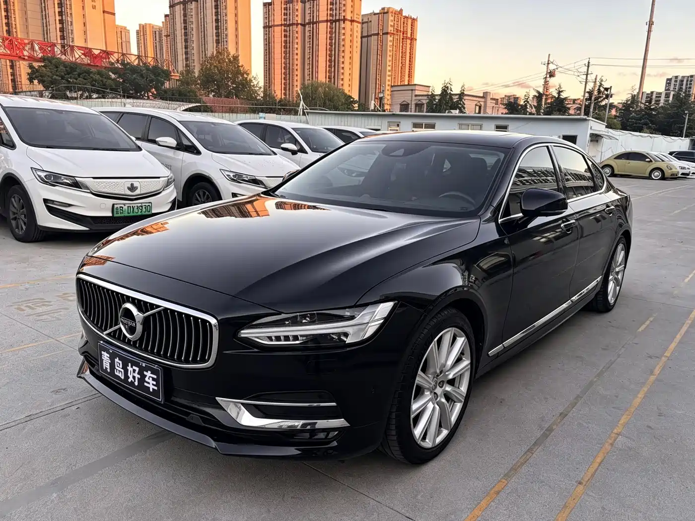 Фото 1 - Volvo S90