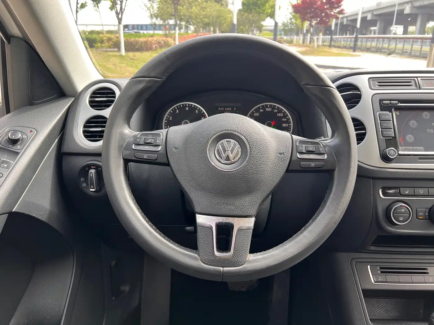 Volkswagen Tiguan 2016 Model 300TSI Automatic 2WD Luxury Edition фото 14