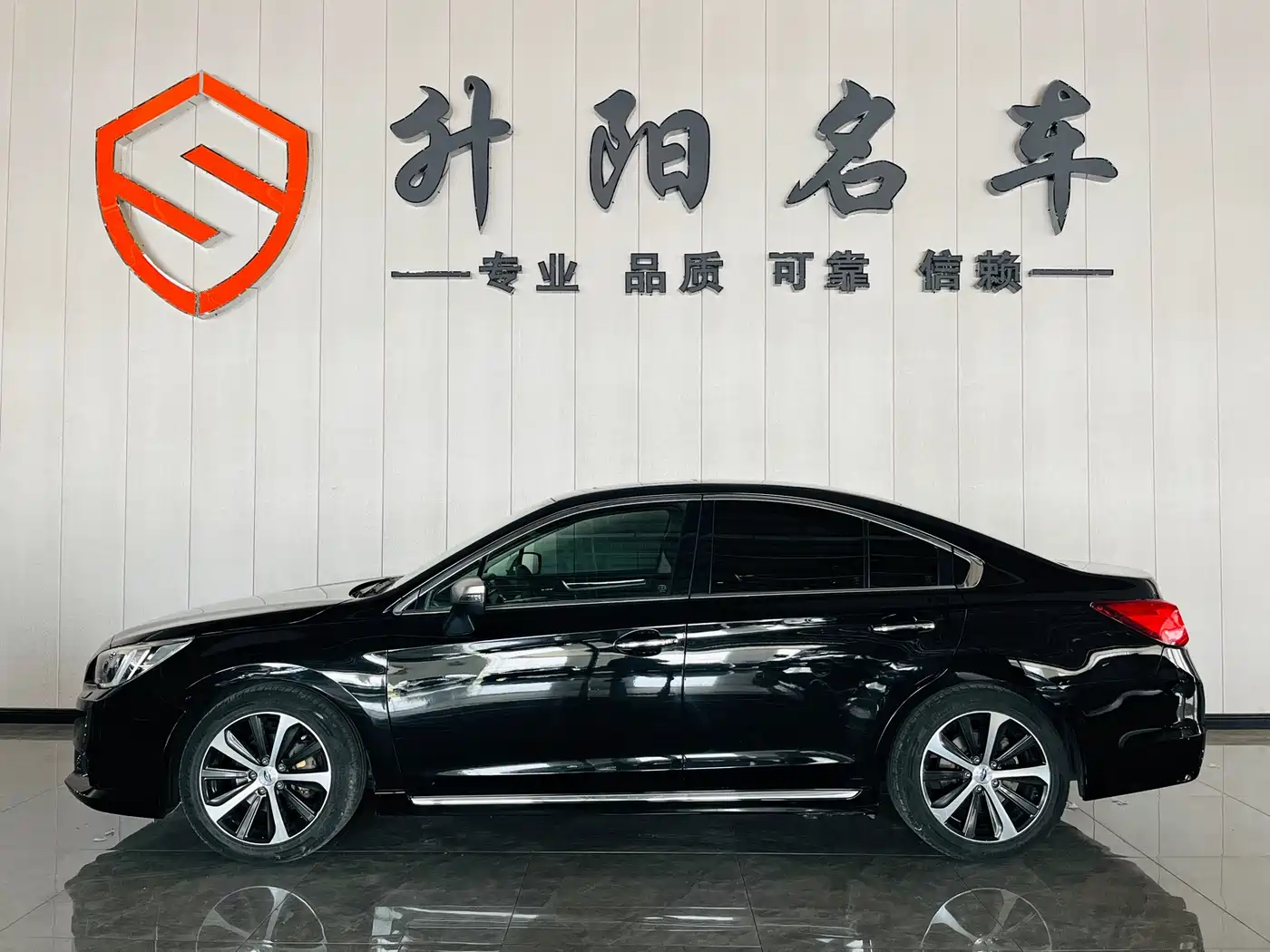 Subaru Legacy 2016 2.5i AWD Glory Edition фото 3