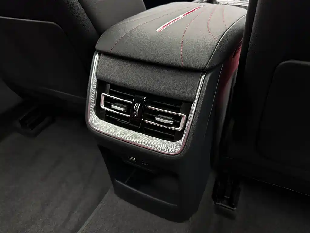 Hongqi H6 2025 Model 2.0T Fashion Edition фото 24
