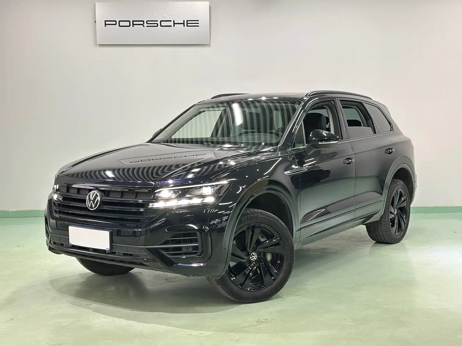 Фото 1 - Volkswagen Touareg