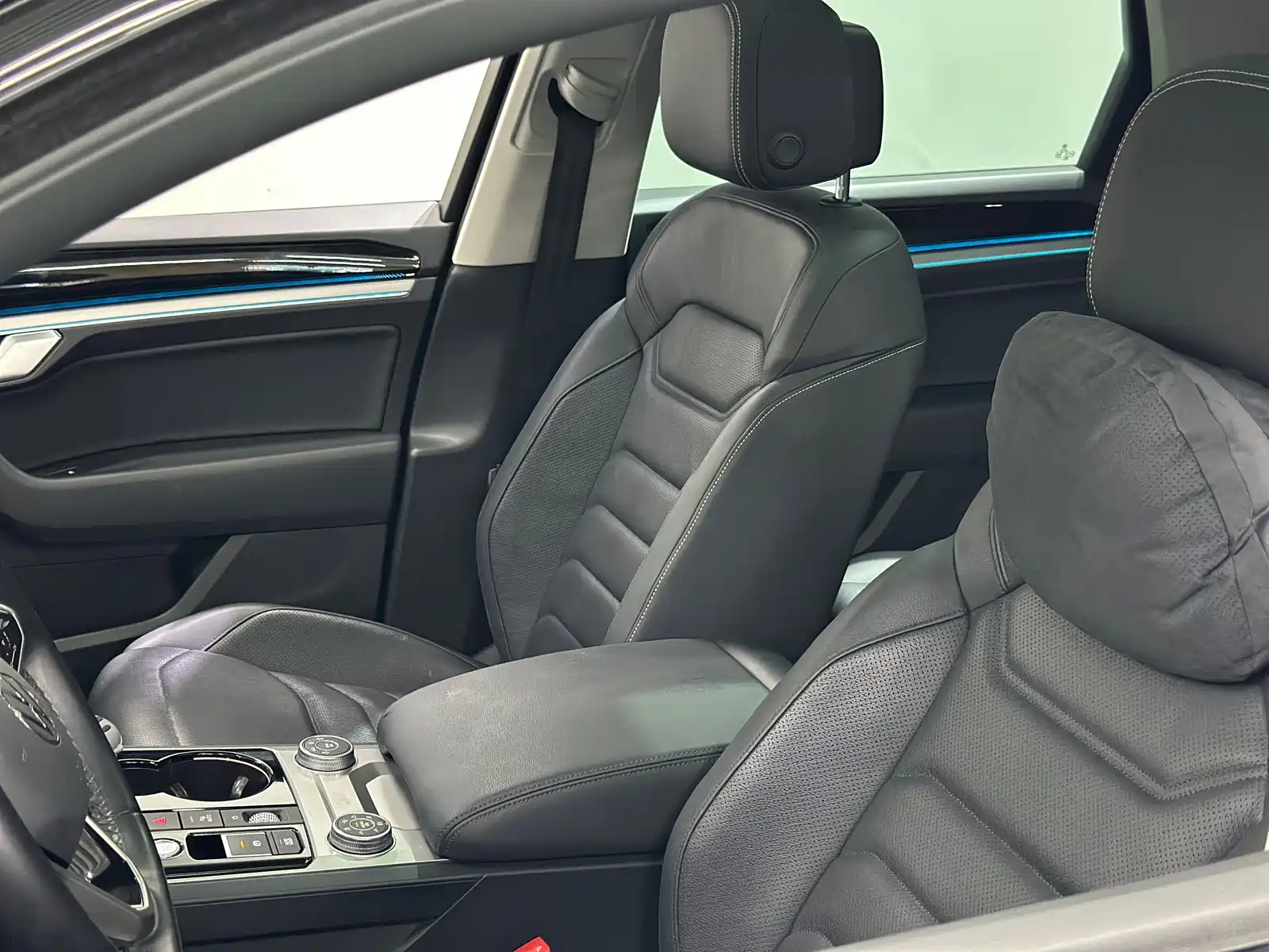 Фото 34 - Volkswagen Touareg