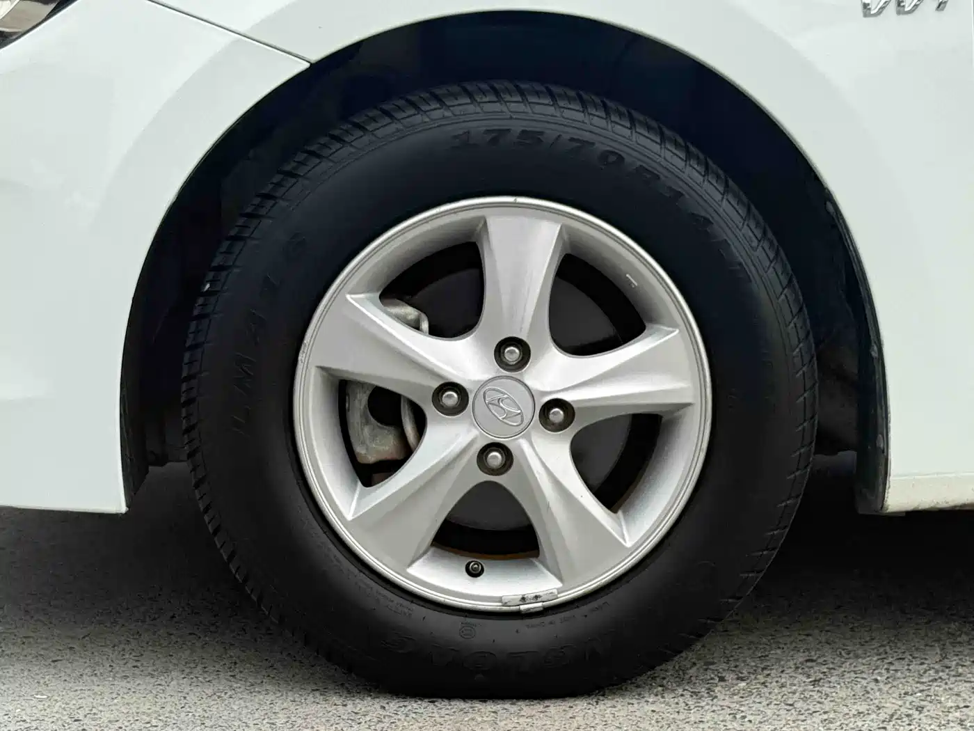 Hyundai Verna 2014 1.4L Automatic Leading GLX фото 9