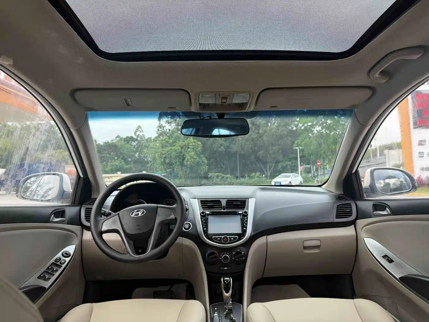 Hyundai Verna 2014 1.4L Automatic Leading GLX фото 22