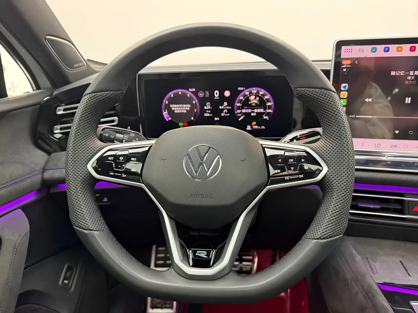 Volkswagen Tiguan L 2024 PRO 330TSI FWD R-Line Intelligent Premium Edition фото 12