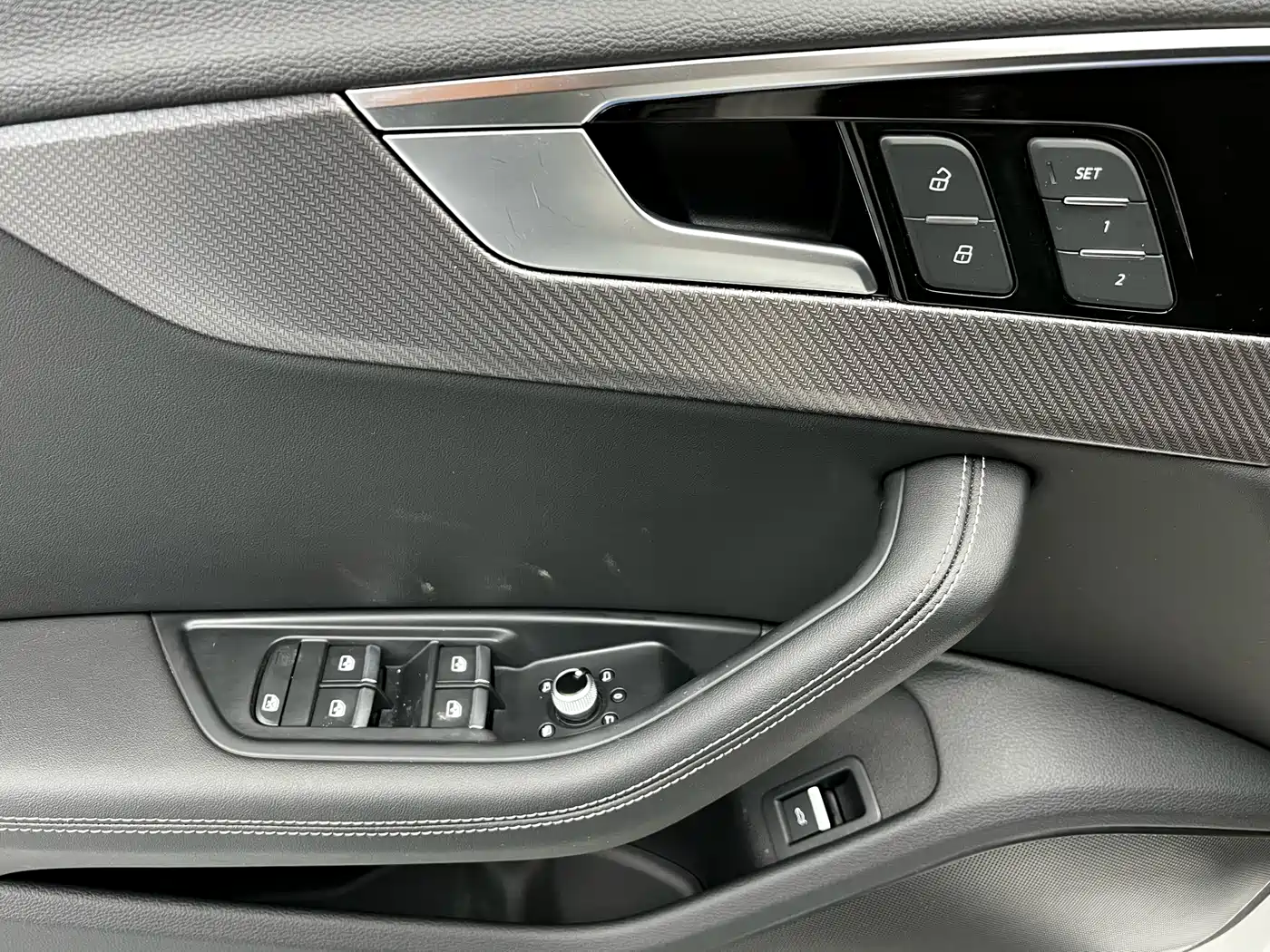 Audi A4L 2023 40 TFSI quattro Luxury Sport фото 5