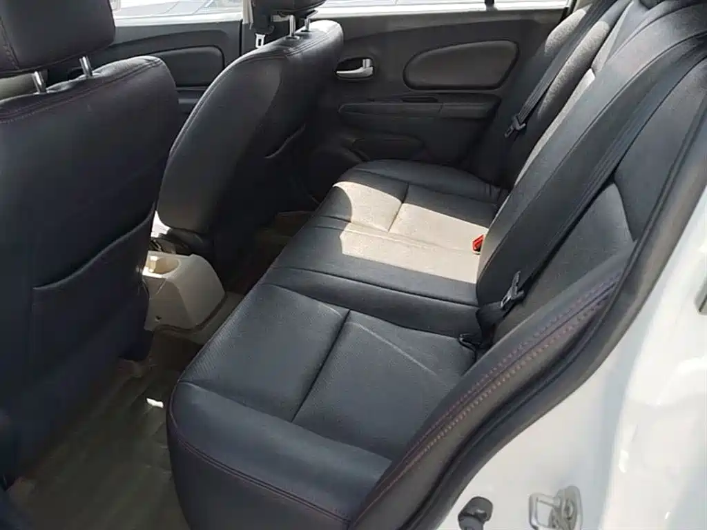 Venucia R50 2015 2014 1.6L Automatic Exciting Edition