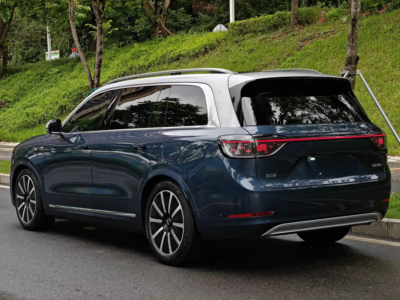 AITO Wenjie AITO M9 2024 Pure Electric Max Edition 100kWh 6-Seater фото 4