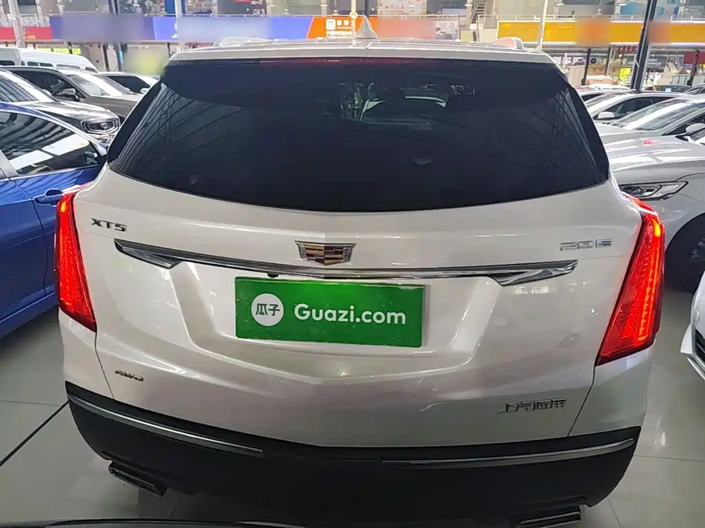 Photo 6 - Cadillac XT5
