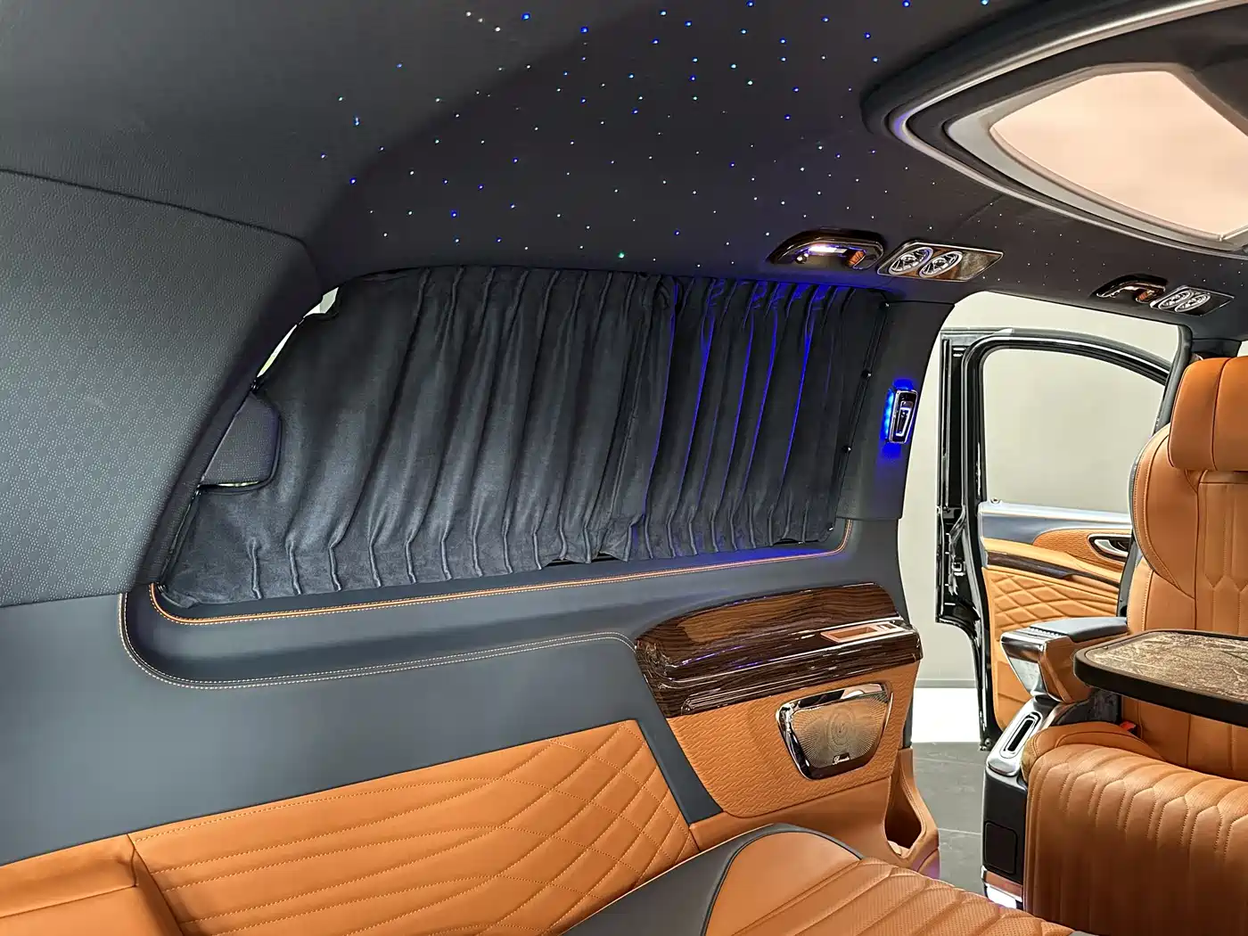 Mercedes-Benz Vito 2023 2.0T Business 7-Seater фото 20