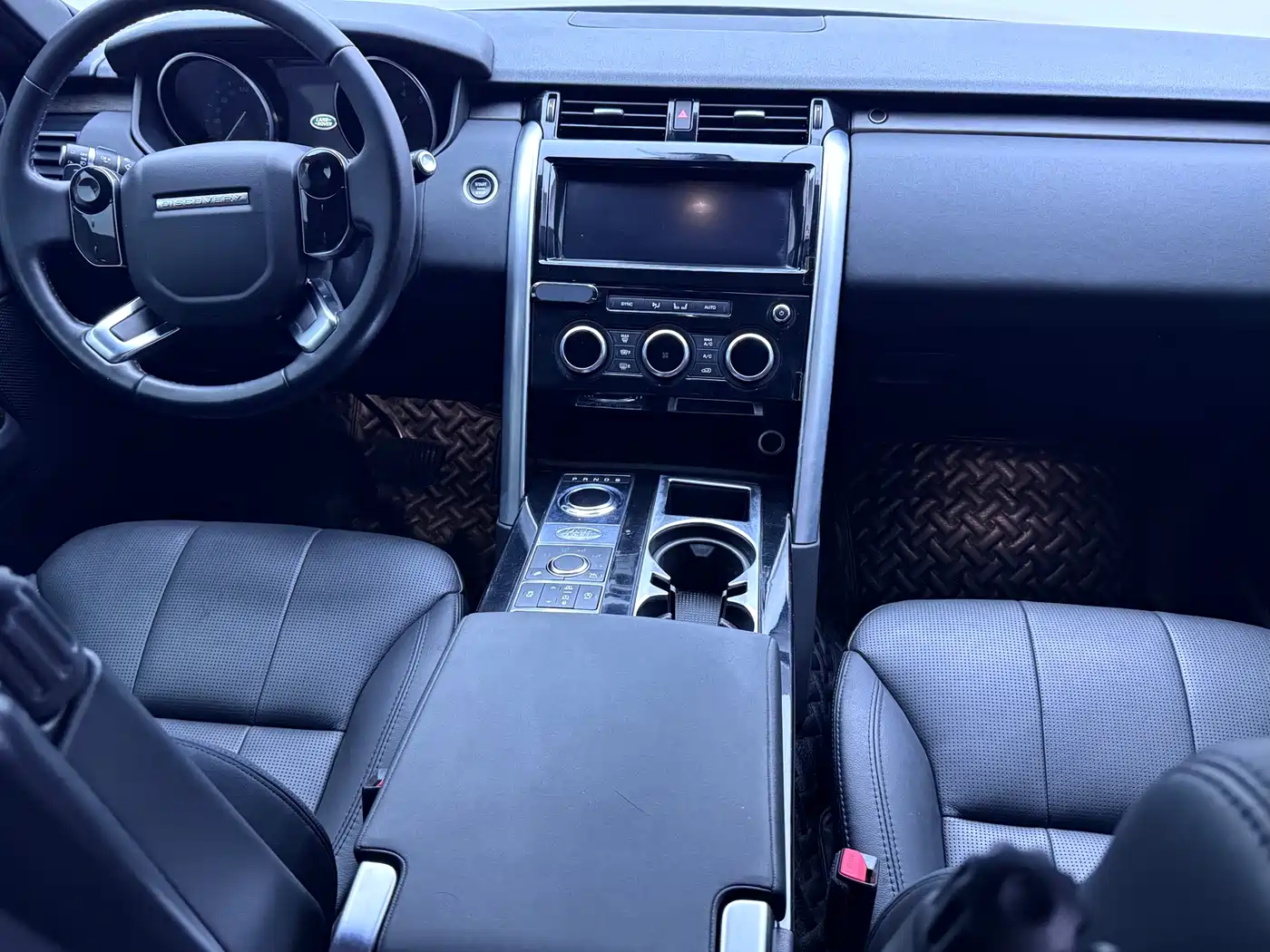 Land Rover Discovery 2019 3.0 SC V6 SE фото 11
