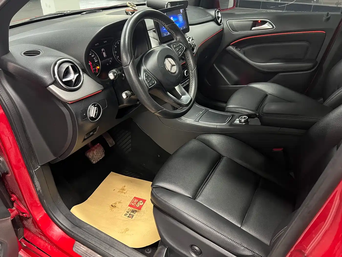 Mercedes-Benz B-Class 2016 B 200 Collector's Edition фото 4