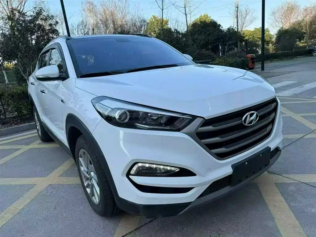 Hyundai Tucson 2018 1.6T DCT 2WD 15th Anniversary Special Edition фото 16